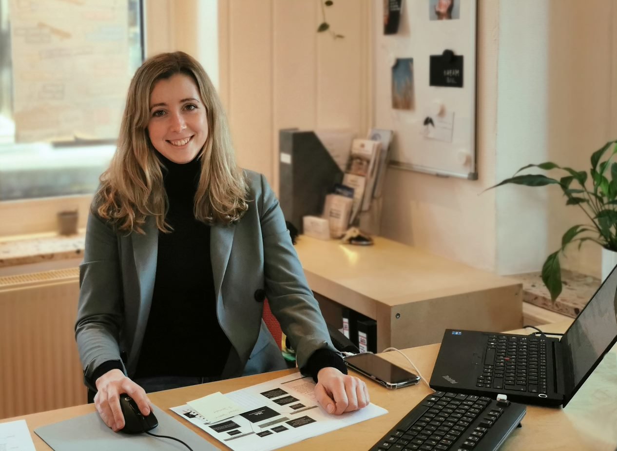 Katrin Krenz am Arbeitsplatz